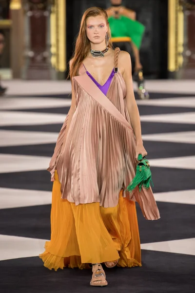 Look 55